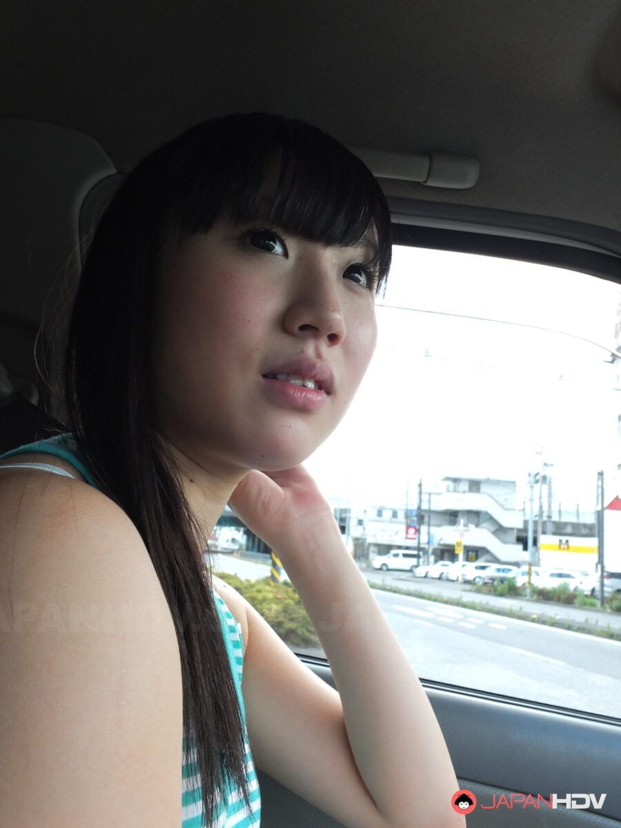 Yuuko Kohinata safadinha em fotos porno deixando todos louco de tesão com essa piroca dura na sua buceta melada